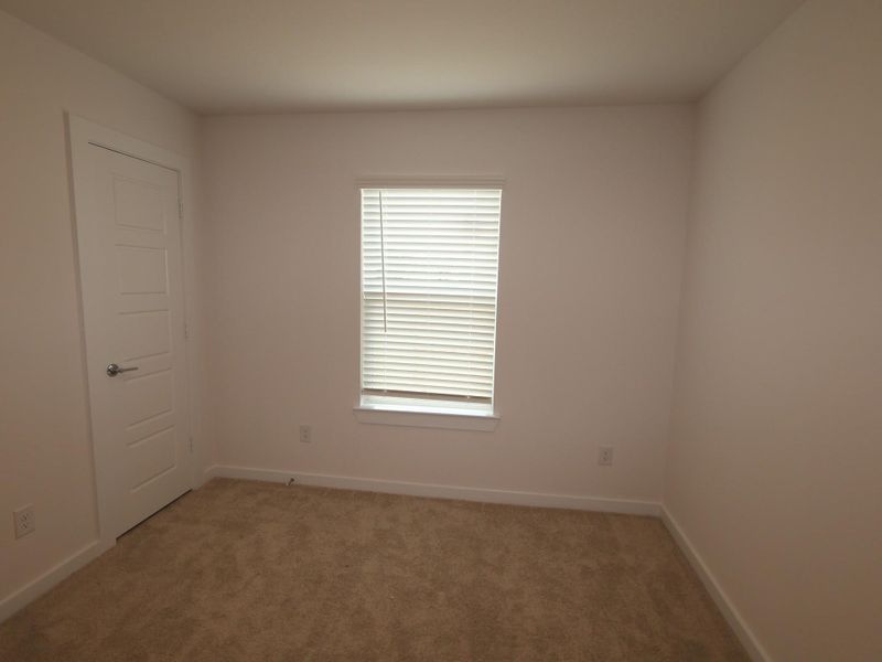 Spacious, unfurnished interior of a new home in Ambrose, La Marque (Image 13).