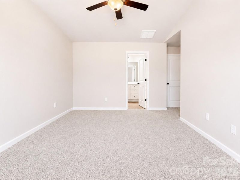 Spacious, unfurnished interior of a new home in , Charlotte (Image 22).