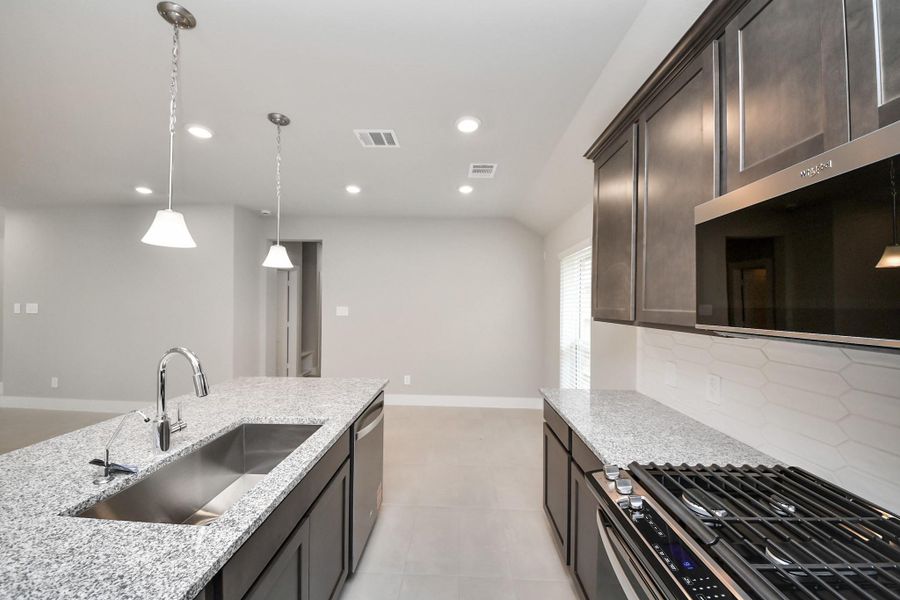 Furnished interior view inside a new home in , Tomball (Image 19).