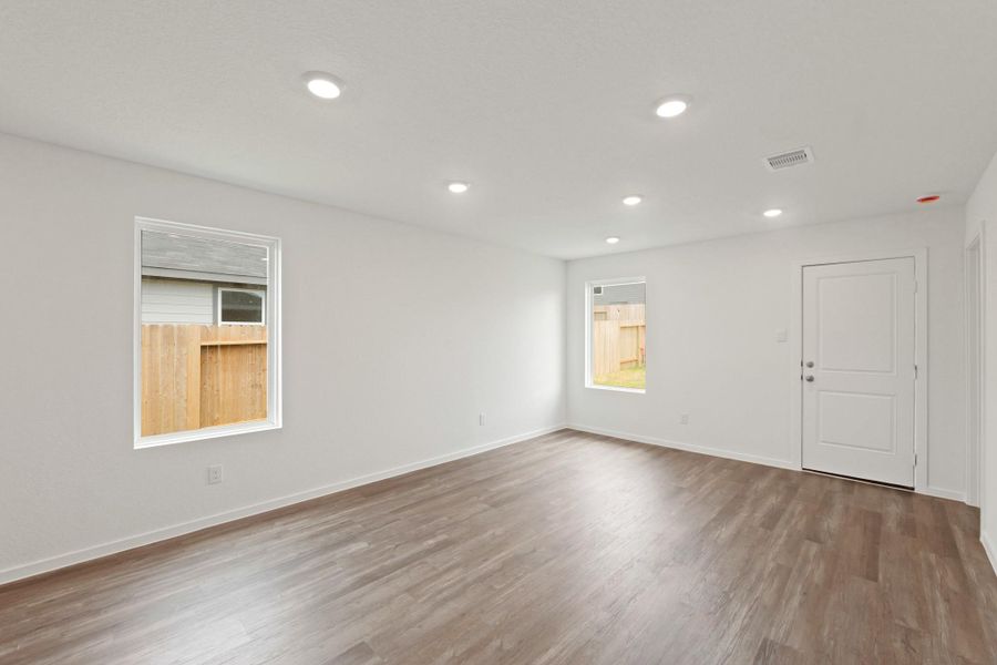 Spacious, unfurnished interior of a new home in The Canopies, Splendora (Image 17).