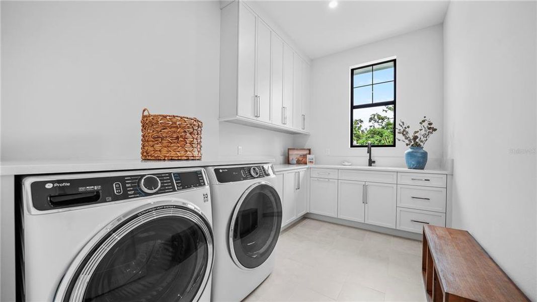 Furnished interior view inside a new home in , Sarasota (Image 34).