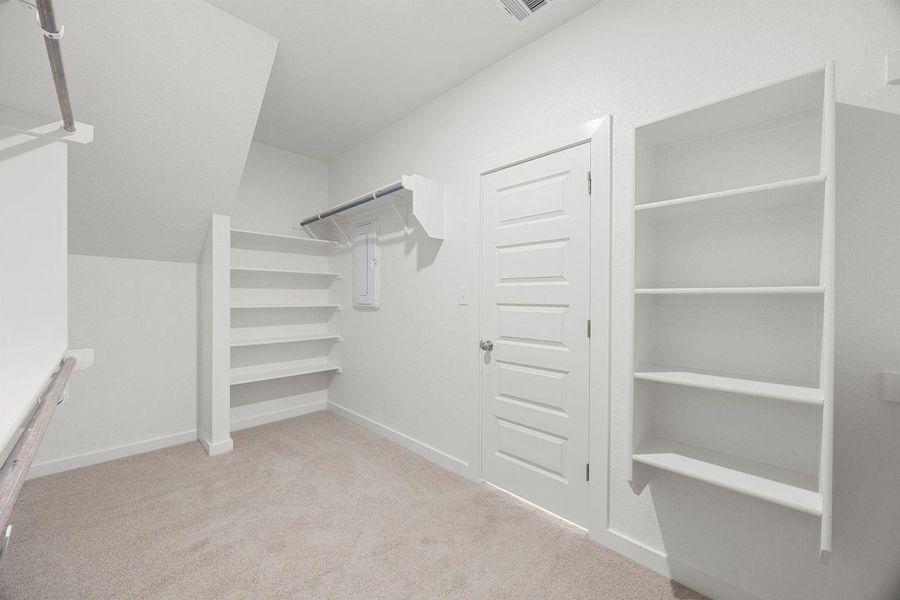 Spacious, unfurnished interior of a new home in Prairie Winds, Hutto (Image 27).