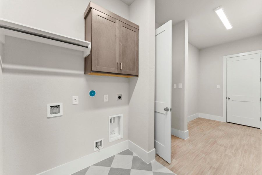 Spacious, unfurnished interior of a new home in Chapel Bend, Montgomery (Image 25).