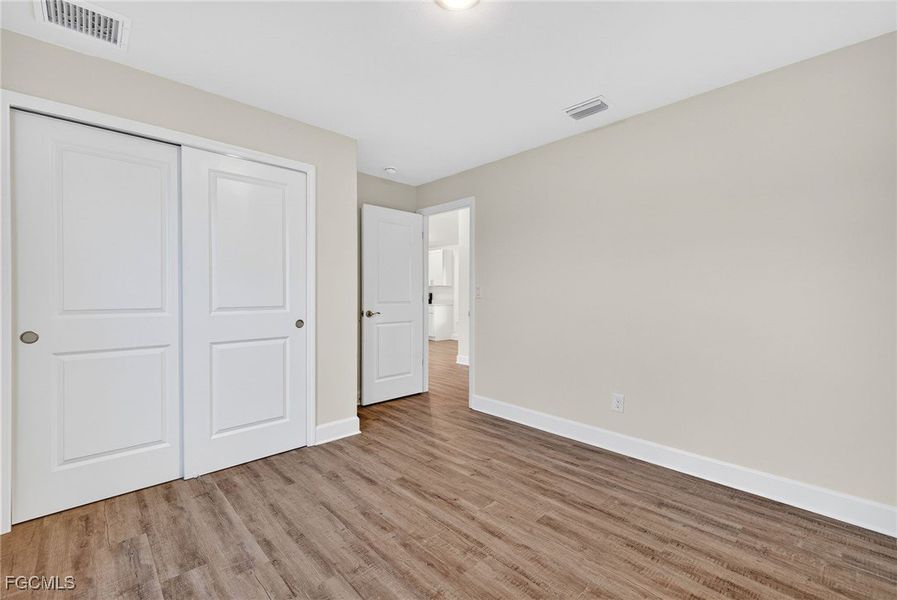 Spacious, unfurnished interior of a new home in Cape Coral, Cape Coral (Image 21).