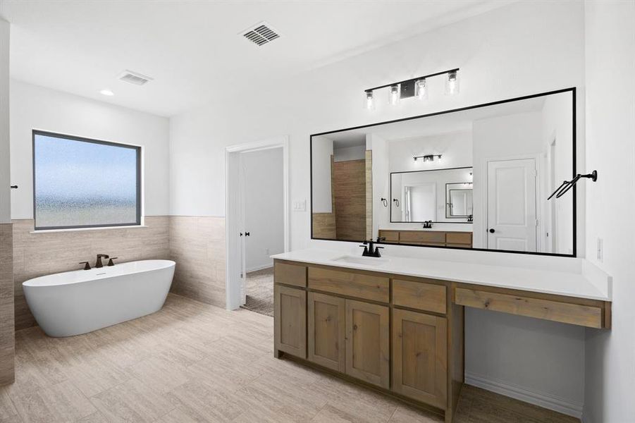 Furnished interior view inside a new home in , Waxahachie (Image 10).