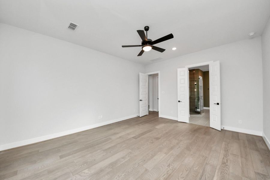 Spacious, unfurnished interior of a new home in Bridgeland 45', 50', 70', Cypress (Image 26).