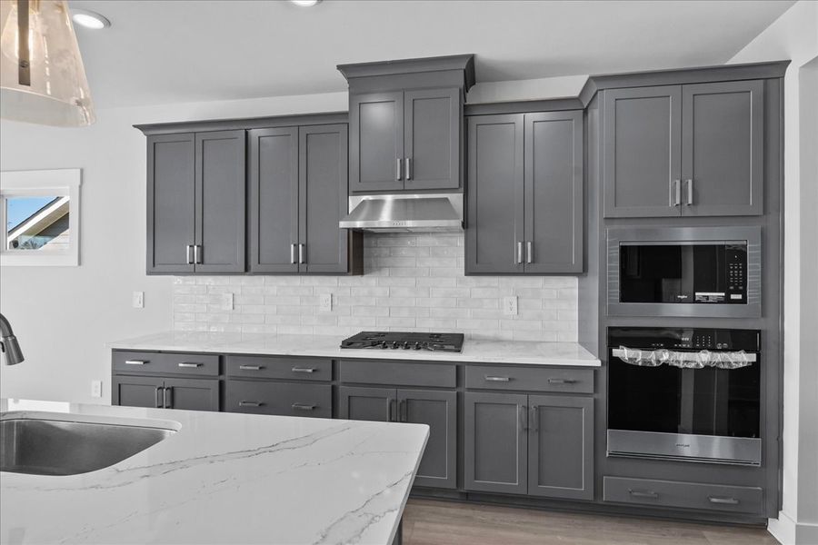 Furnished interior view inside a new home in Riverwood Farm, Piedmont (Image 4).