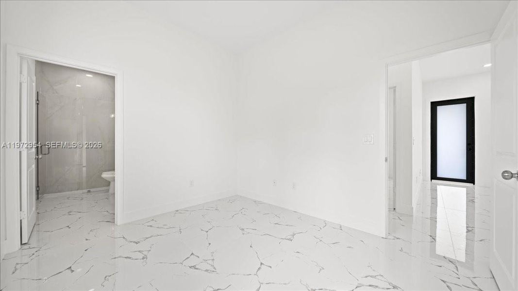 Spacious, unfurnished interior of a new home in , Lehigh Acres (Image 25).