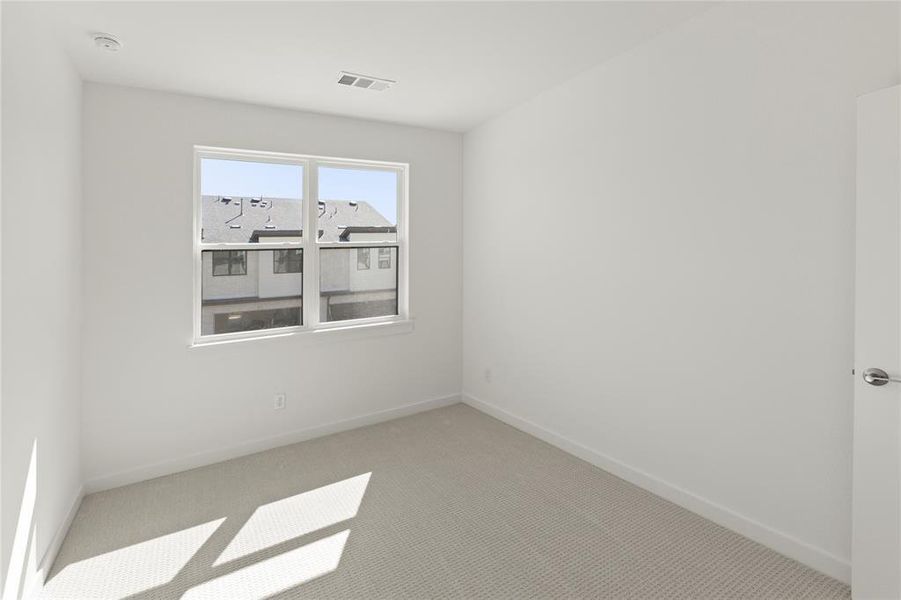 Spacious, unfurnished interior of a new home in Ten Mile Creek, Celina (Image 20).