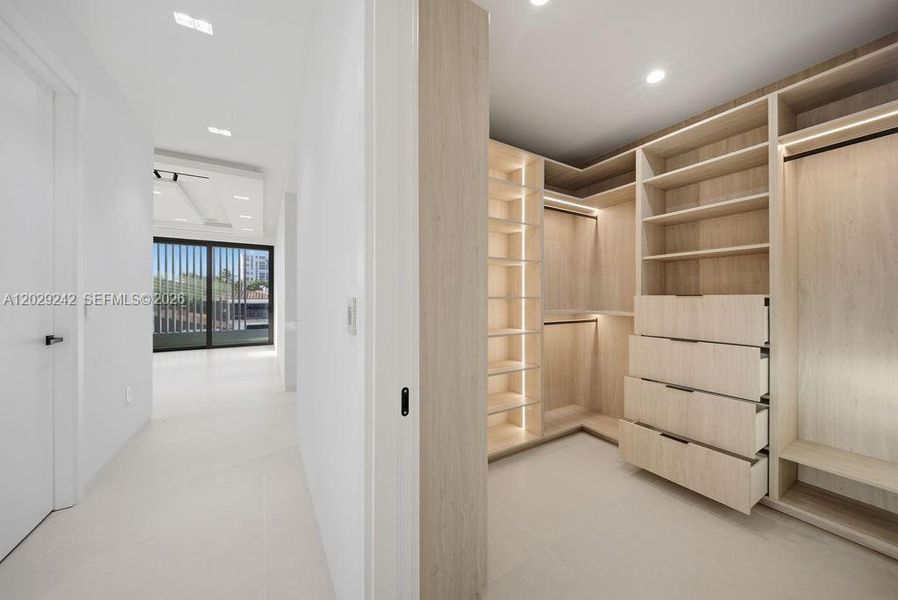 Image 79 of a home in .