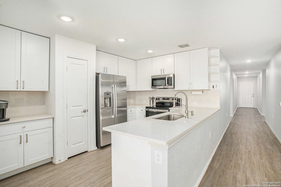 Furnished interior view inside a new home in Mission del Lago: Watermill Collection, San Antonio (Image 5). Furnished interior view inside a new home in Mission del Lago: Watermill Collection, San Antonio (Image 5).