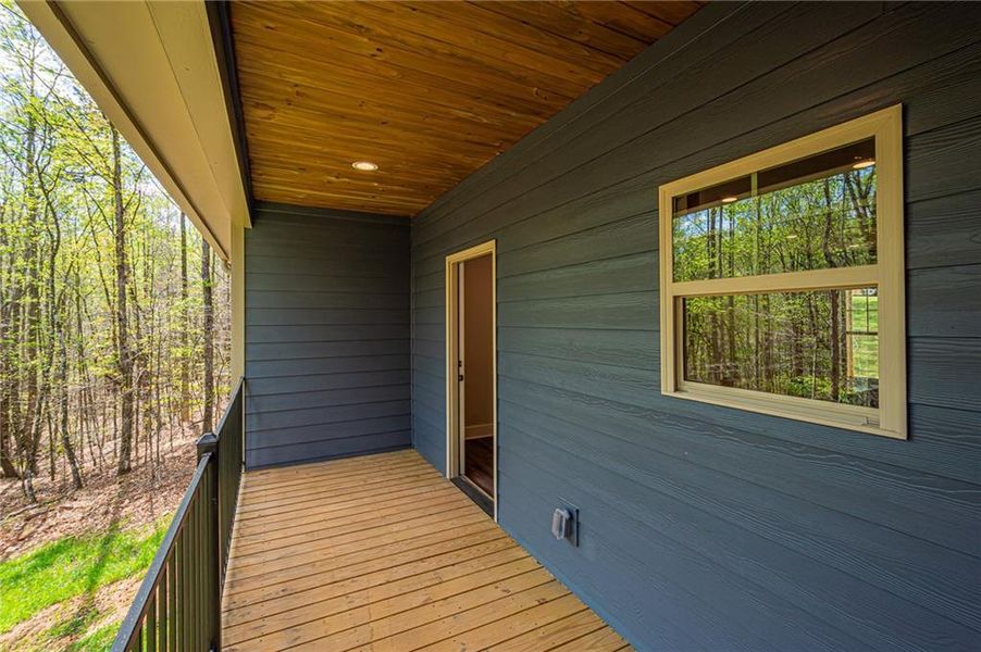 Exterior details and patio area of a home in , Murrayville (Image 48).