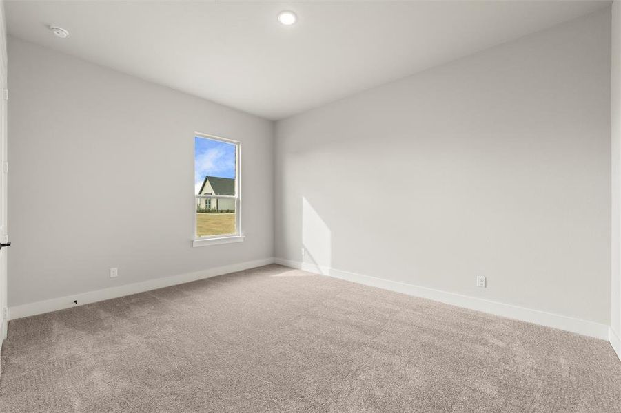 Spacious, unfurnished interior of a new home in Eagle Ridge Estates, Weatherford (Image 21).