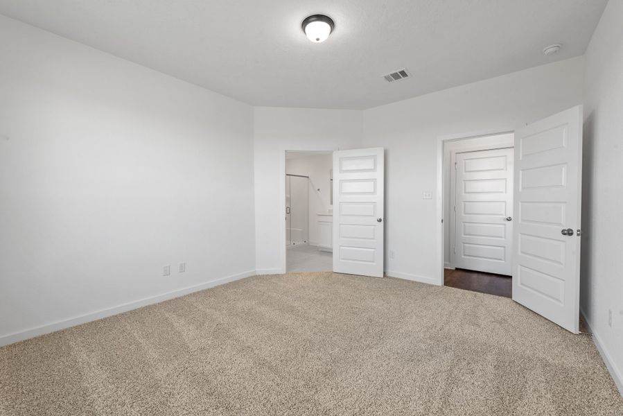 Spacious, unfurnished interior of a new home in Grand Lake, Snook (Image 10). Spacious, unfurnished interior of a new home in Grand Lake, Snook (Image 10).