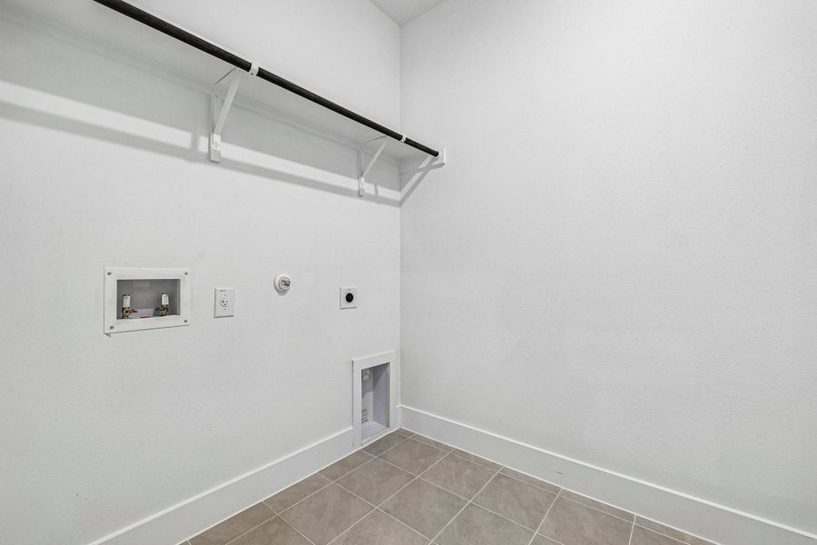 Spacious, unfurnished interior of a new home in Freedom at Anthem, Kyle (Image 18).
