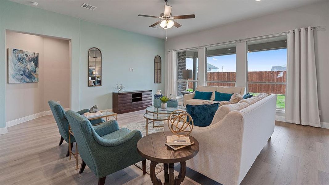 Furnished interior view inside a new home in Lakeview Pointe, Grand Prairie (Image 11).