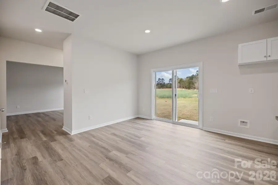 Spacious, unfurnished interior of a new home in Richburg Meadows, Richburg (Image 6).