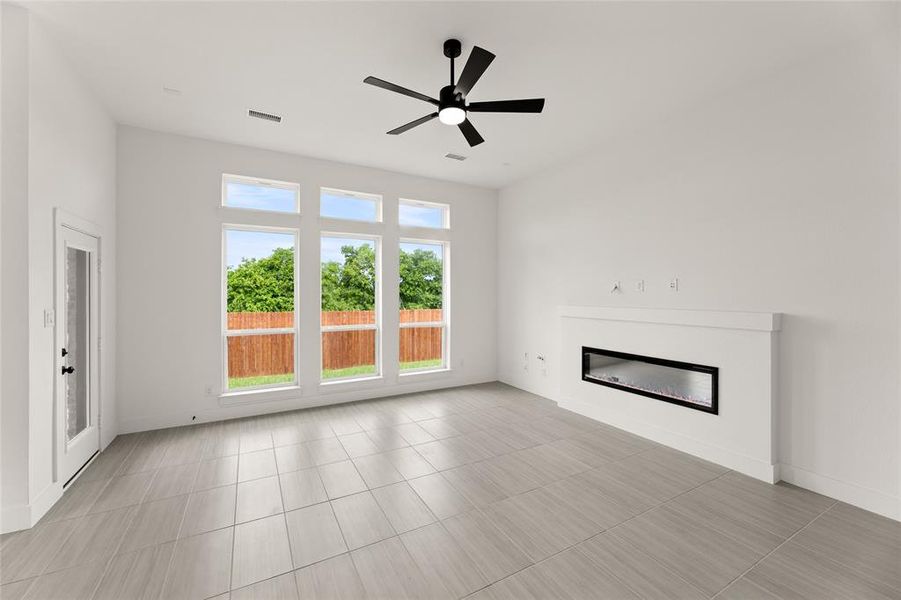 8720 Heartland-Living Room-1