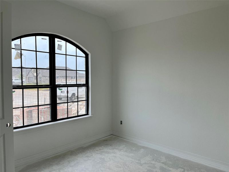 Spacious, unfurnished interior of a new home in Oakwood Estates, Waller (Image 17).