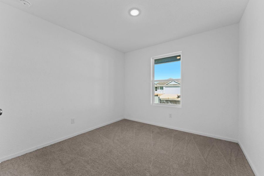 Spacious, unfurnished interior of a new home in Friendship Oaks, Fredericksburg (Image 14).