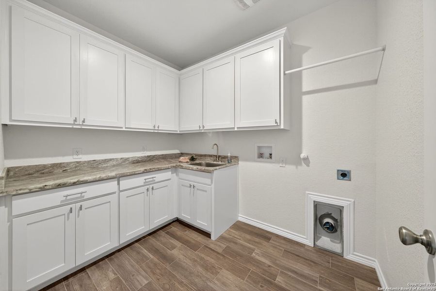 Furnished interior view inside a new home in , New Braunfels (Image 7). Furnished interior view inside a new home in , New Braunfels (Image 7).