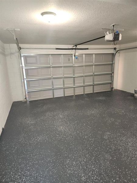 Spacious, unfurnished interior of a new home in , Dunnellon (Image 8).