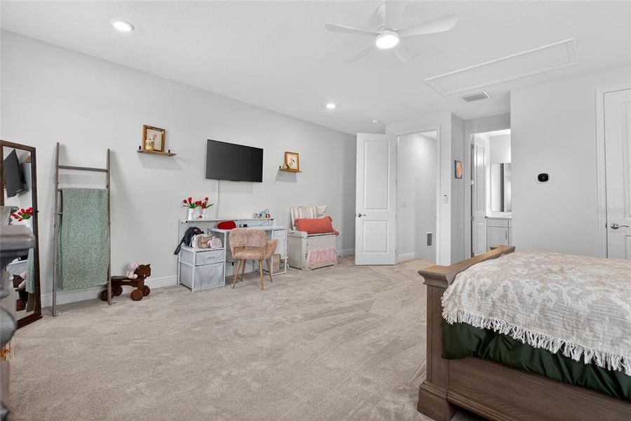 Furnished interior view inside a new home in Seaire, Parrish (Image 61).