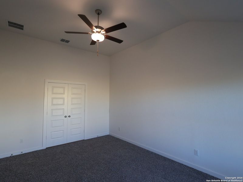 Spacious, unfurnished interior of a new home in Mesquite Ridge, San Antonio (Image 23).