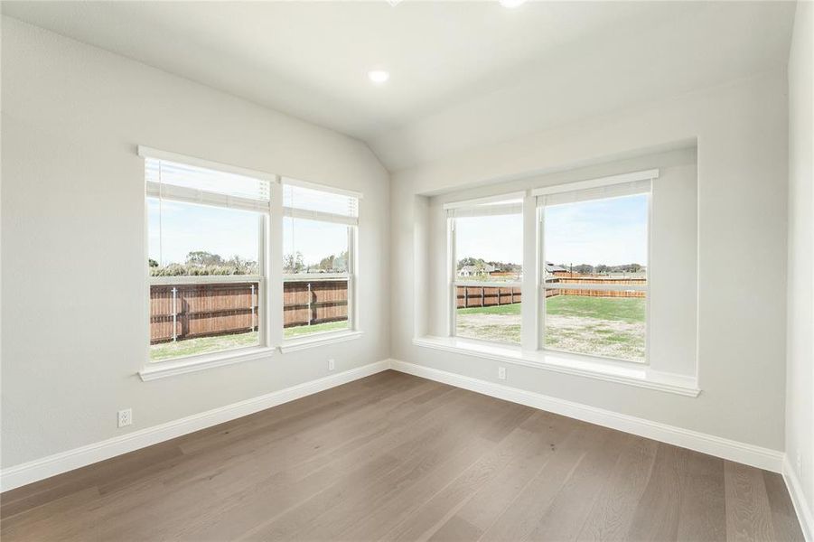 Spacious, unfurnished interior of a new home in Glenbrook, Red Oak (Image 24).