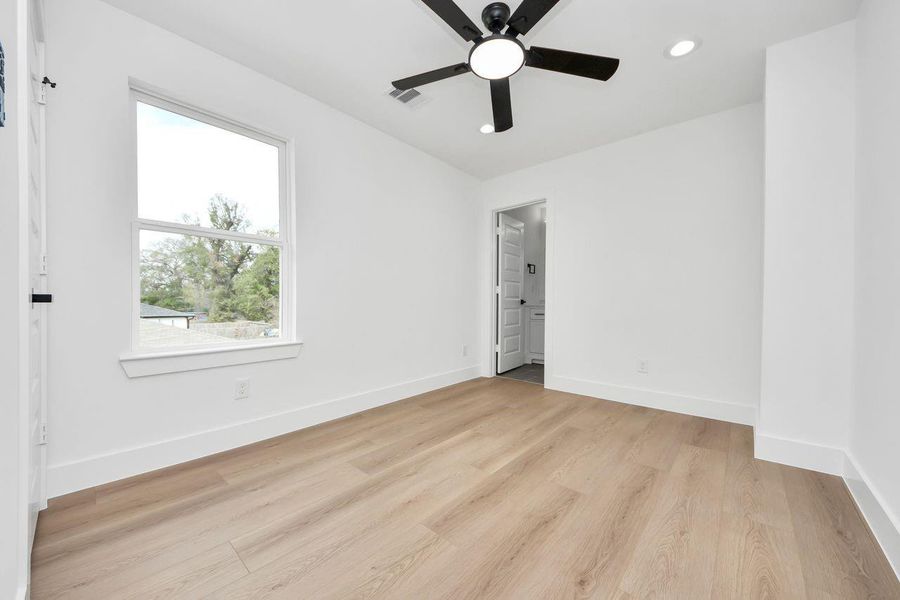 Spacious, unfurnished interior of a new home in , Houston (Image 29).