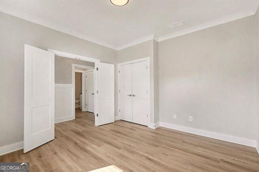 Spacious, unfurnished interior of a new home in , Clermont (Image 7).