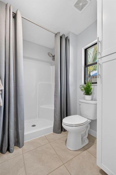 Master Bathroom Master Bathroom