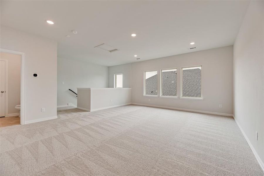 Spacious, unfurnished interior of a new home in Villages of Hurricane Creek, Anna (Image 27). Spacious, unfurnished interior of a new home in Villages of Hurricane Creek, Anna (Image 27).