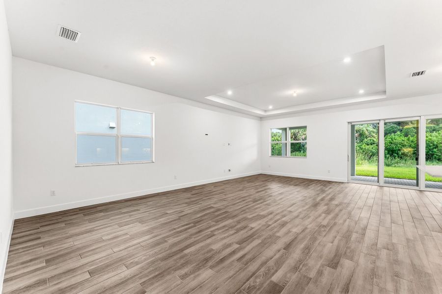 Spacious, unfurnished interior of a new home in Tradition, Port St. Lucie (Image 8).