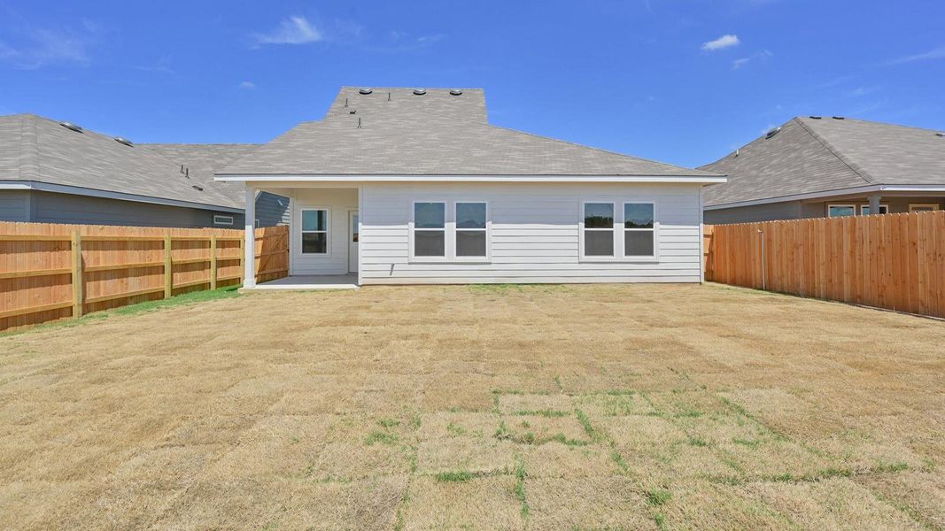 Exterior details and patio area of a home in Pleasant Hill, Bryan (Image 3).
