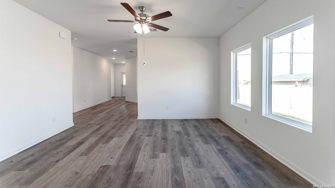 Spacious, unfurnished interior of a new home in Katzer Ranch, Converse (Image 6).