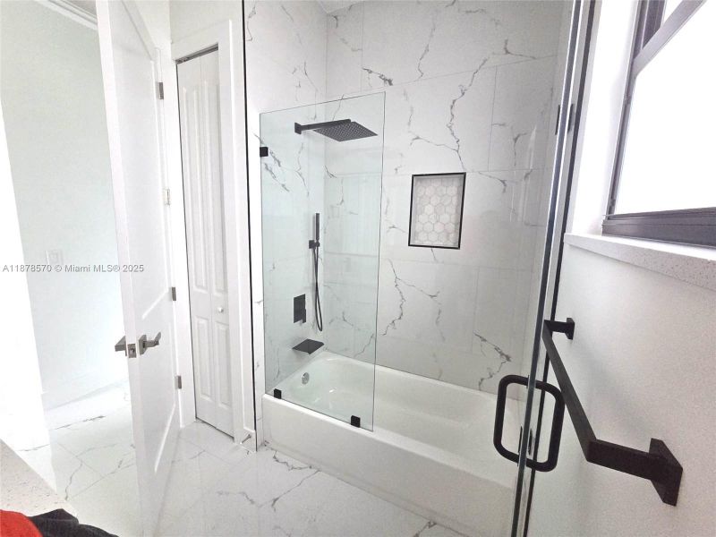 Furnished interior view inside a new home in , Cape Coral (Image 7).