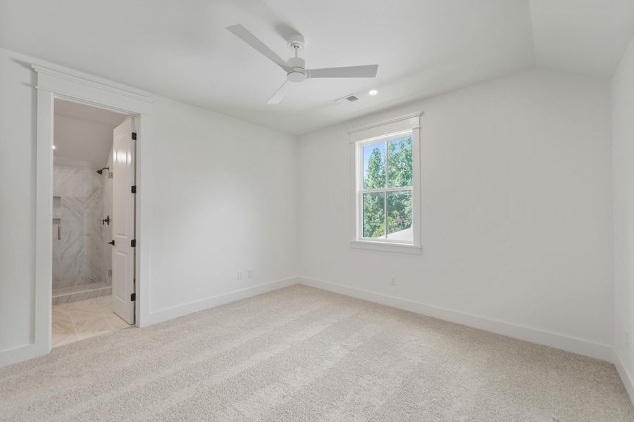 Spacious, unfurnished interior of a new home in , Hollywood (Image 24).
