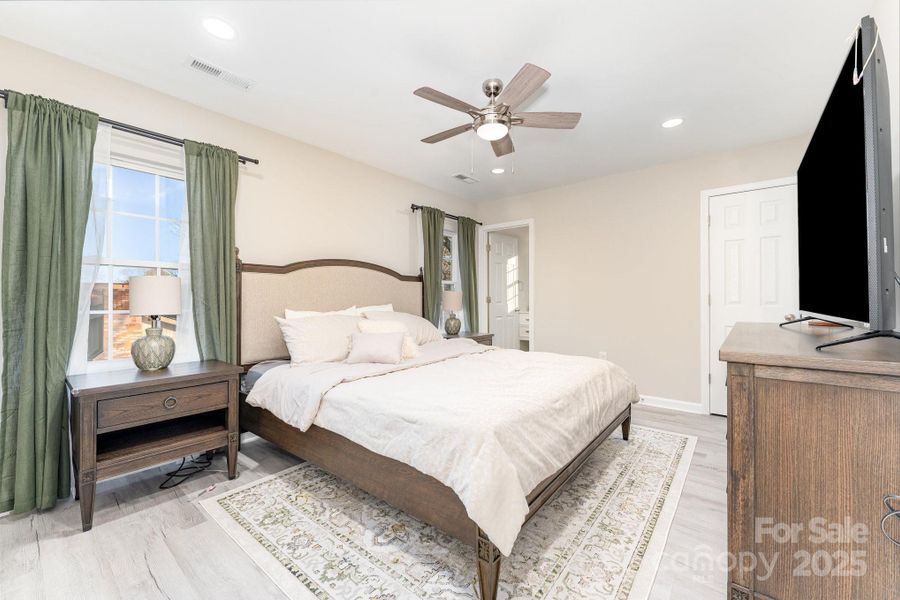 Furnished interior view inside a new home in , Kernersville (Image 13). Furnished interior view inside a new home in , Kernersville (Image 13).