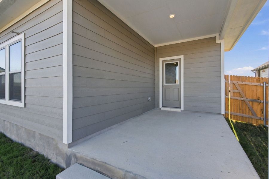 2,513sf New Home in Jarrell, TX.  - Slide 3
