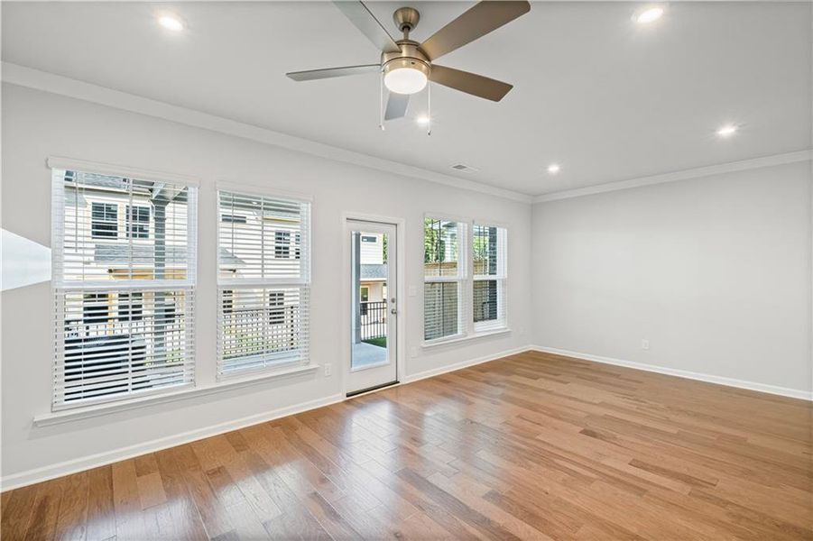 Spacious, unfurnished interior of a new home in Adler Springs, Powder Springs (Image 5).