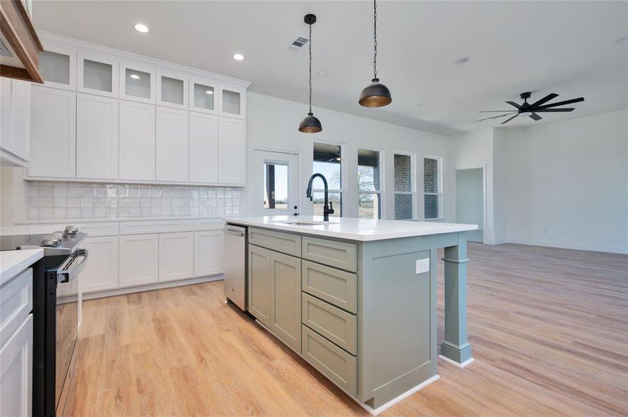 Furnished interior view inside a new home in , Brashear (Image 6).