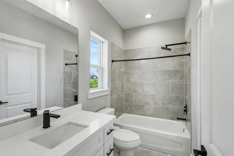 Furnished interior view inside a new home in , Houston (Image 32). Furnished interior view inside a new home in , Houston (Image 32).