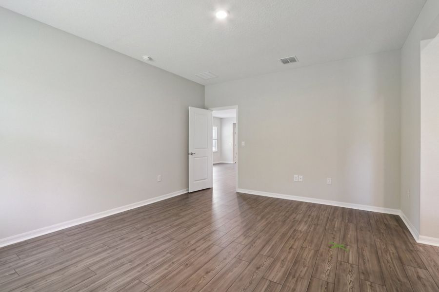Representative unfurnished interior of a home built from the Ashton by Maronda Homes in Brookshire Green, Kingsland (Image 29).
