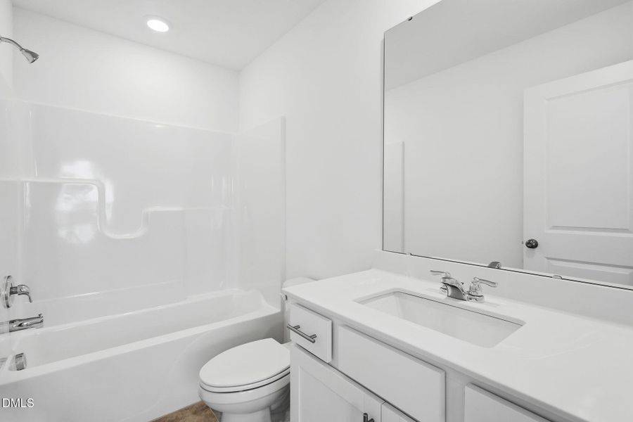 SUN_ElmGrove_Pic_Jackson_QMI_24_Bath3_1o