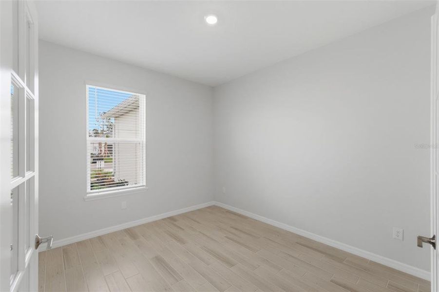 Spacious, unfurnished interior of a new home in Hammock at Two Rivers, Zephyrhills (Image 24).