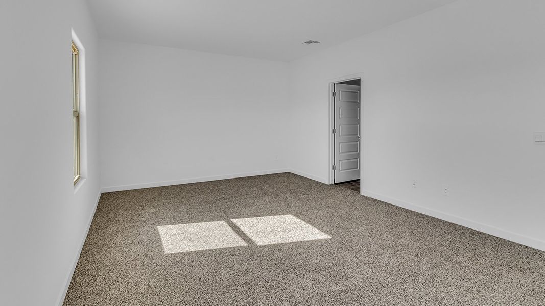 Spacious, unfurnished interior of a new home in The Oasis at Rocking K, Vail (Image 31).