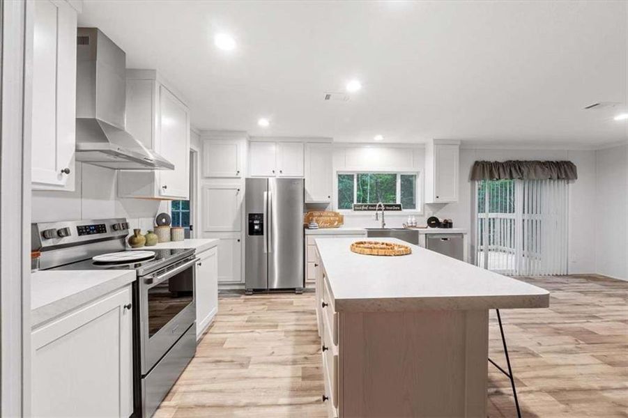 Furnished interior view inside a new home in , Eatonton (Image 12).