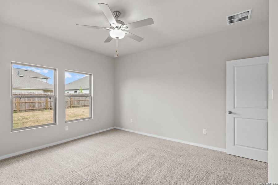 Spacious, unfurnished interior of a new home in Summerlin, San Antonio (Image 26).