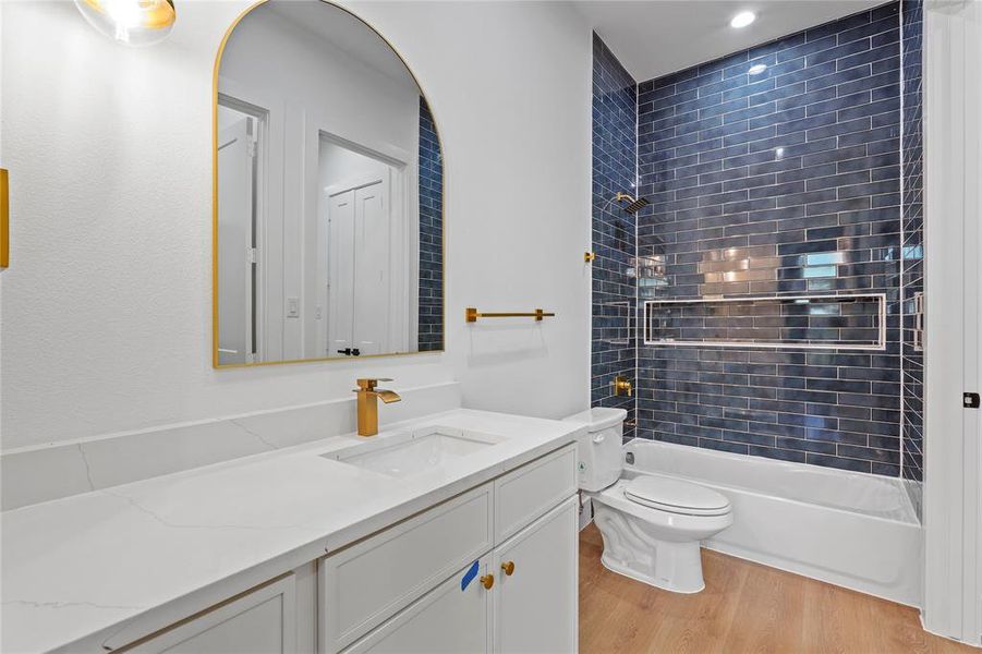 Furnished interior view inside a new home in , Dallas (Image 6).